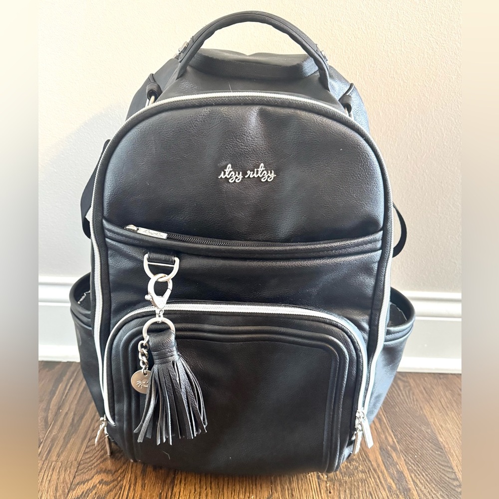 Itzy Ritzy black silver vegan leather boss plus baby travel diaper bag